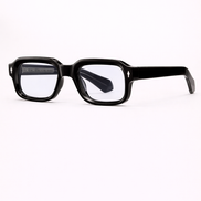 Solid Frame Sunglasses